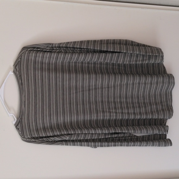 Athleta Cloudlight Stratus Long Sleeve Top Women's Black Cream Striped Size XL - Picture 6 of 7